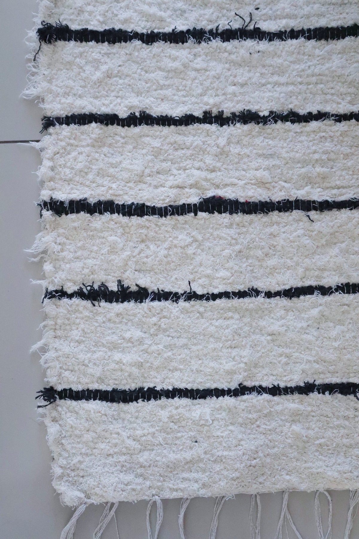 Tapete Algodão Felpudo Preto Listra Fina 50x80