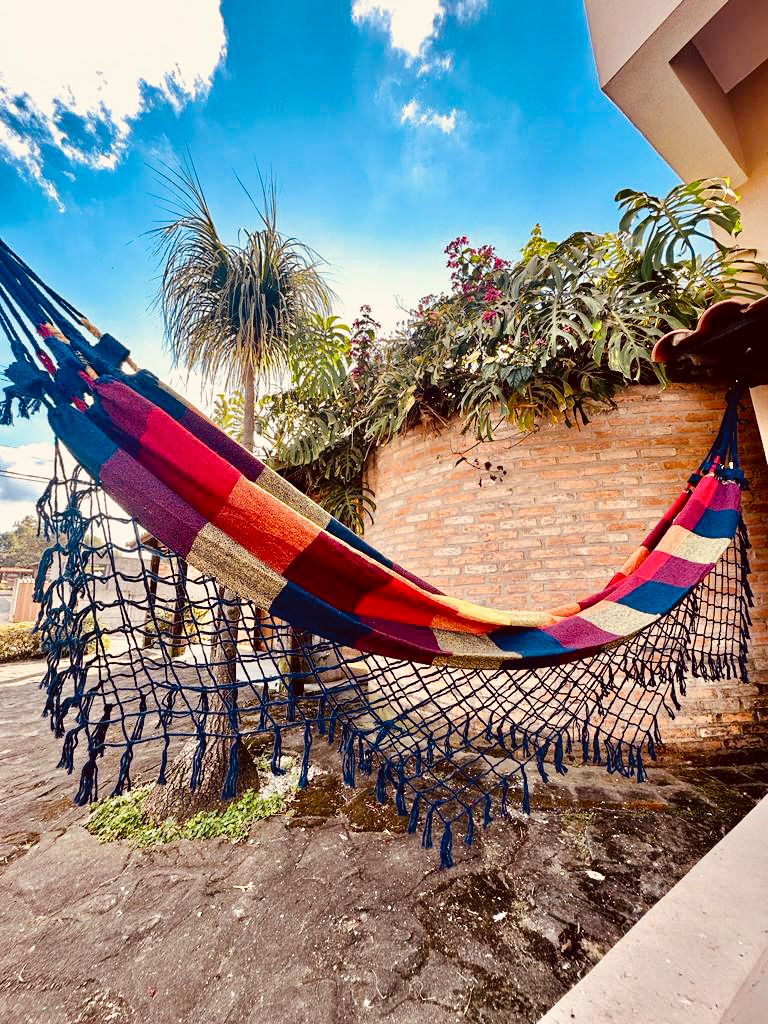 Rede de Descanso Simples Xadrez Vermelha, Amarela e Azul