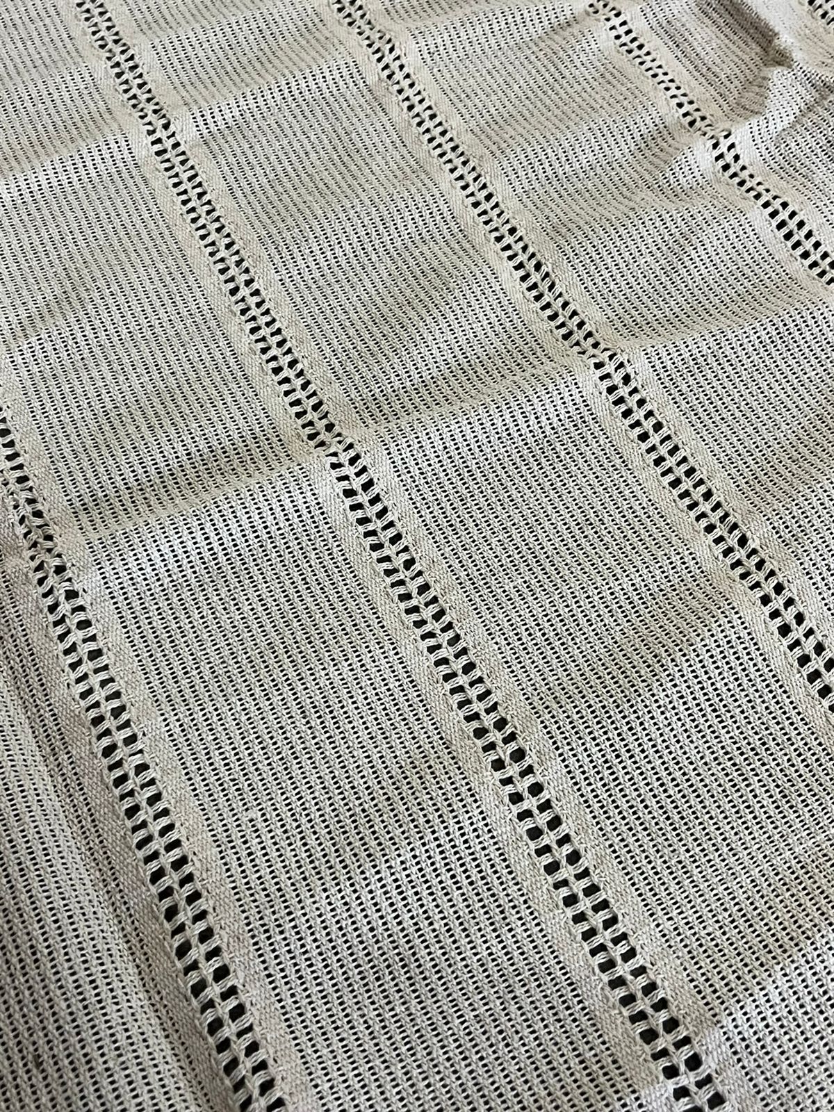 Toalha de Mesa Vazada Cru 1,5mx2,2m