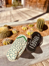 Necessaire Porta Chinelos Margaridas Verde