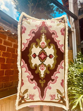 Tapete Arraiolo 0,86x1,22m Vinho