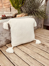 Capa de Almofada Pompom Decorativa Trico Cru 45x45cm
