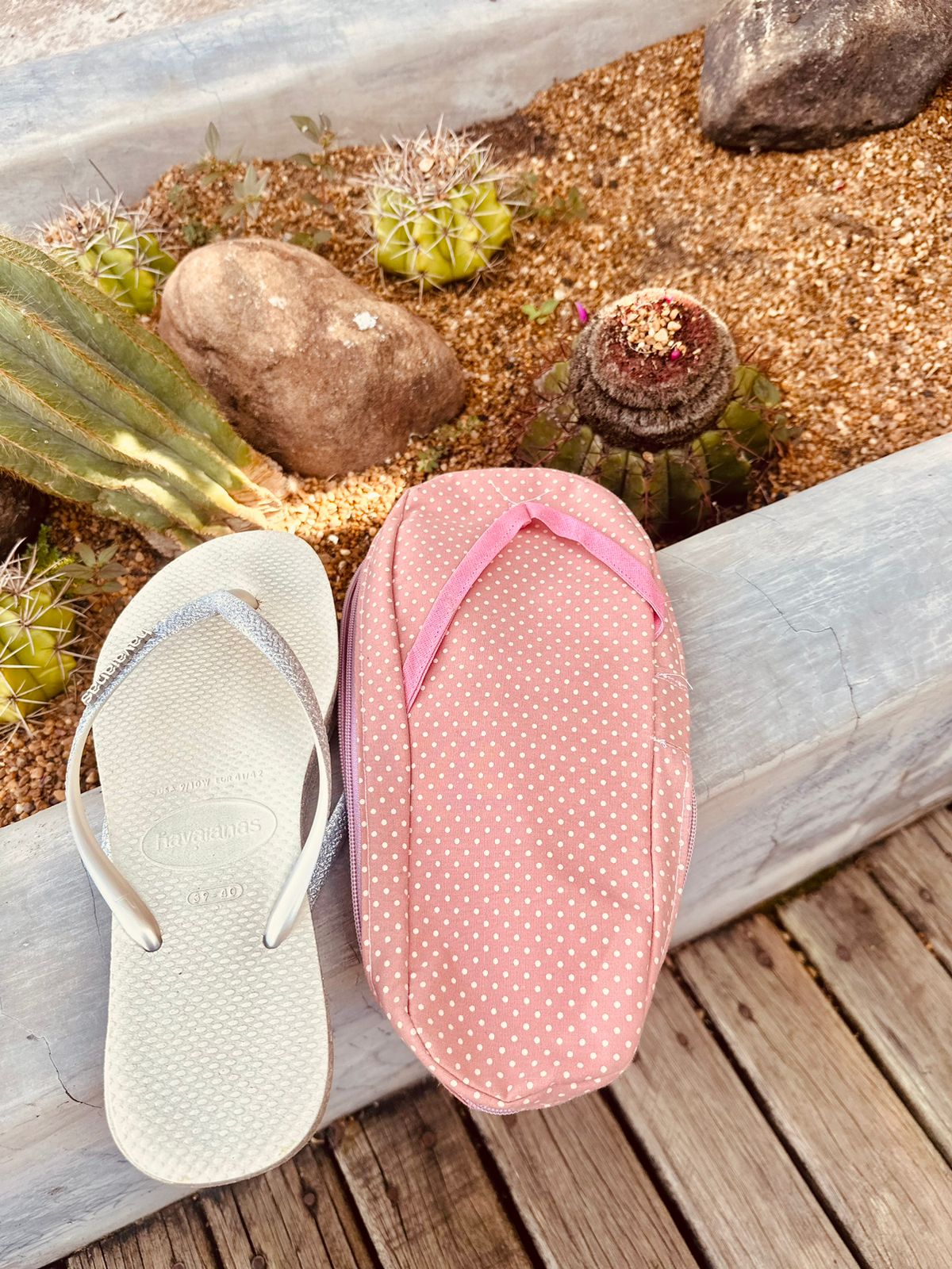 Necessaire Porta Chinelos Poá Rosa