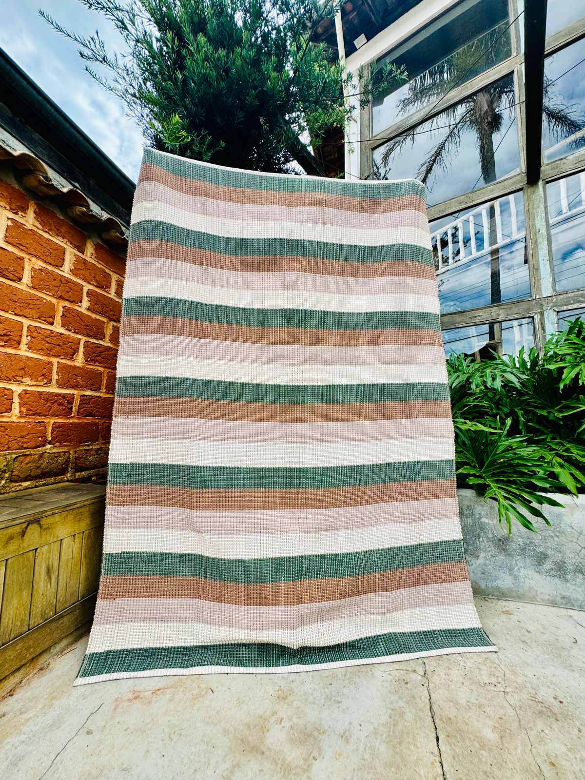 Tapete em Linha Listrado Verde e Marrom 1,50x2,00m