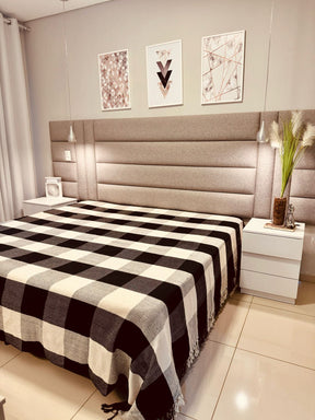 Colcha para Cama Queen 2,40x2,60m Artesanal Xadrez Preta e off white