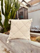 Capa de Almofada Algodão Bordada Geométrica Cru 50x50cm