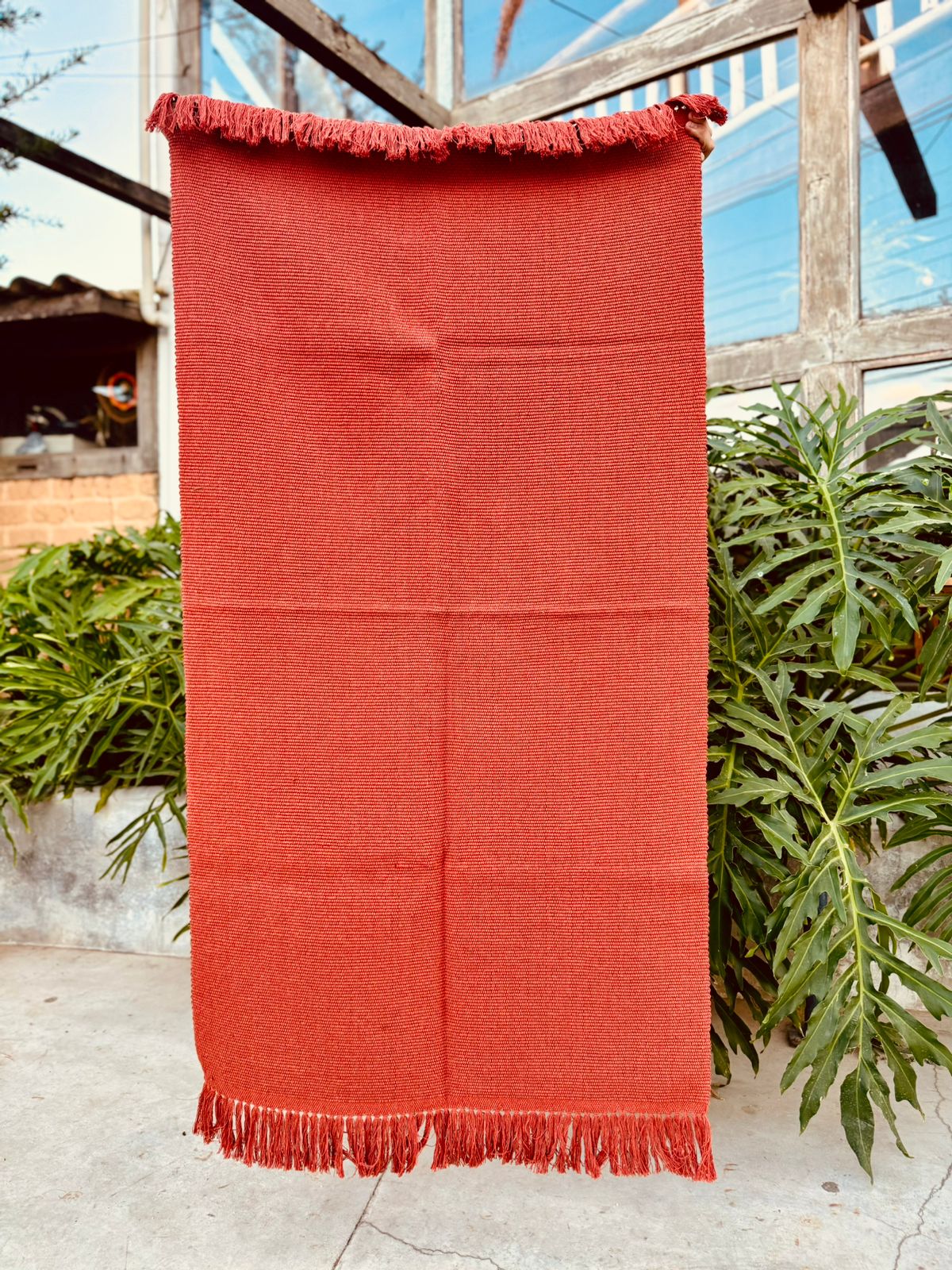 Tapete Médio Linha Liso Terracota com Franja 0,90x1,50m