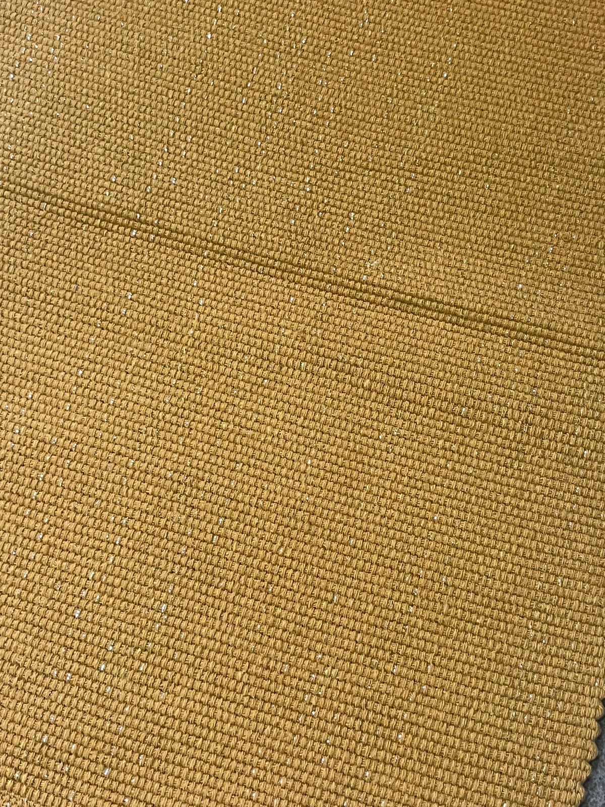 Caminho de Mesa Linha com Fio Lurex Mostarda 1,0m