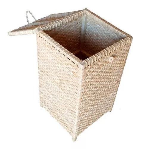 Baú Organizador / Cesto de Roupa em Pé em Palha de Milho Fechado P