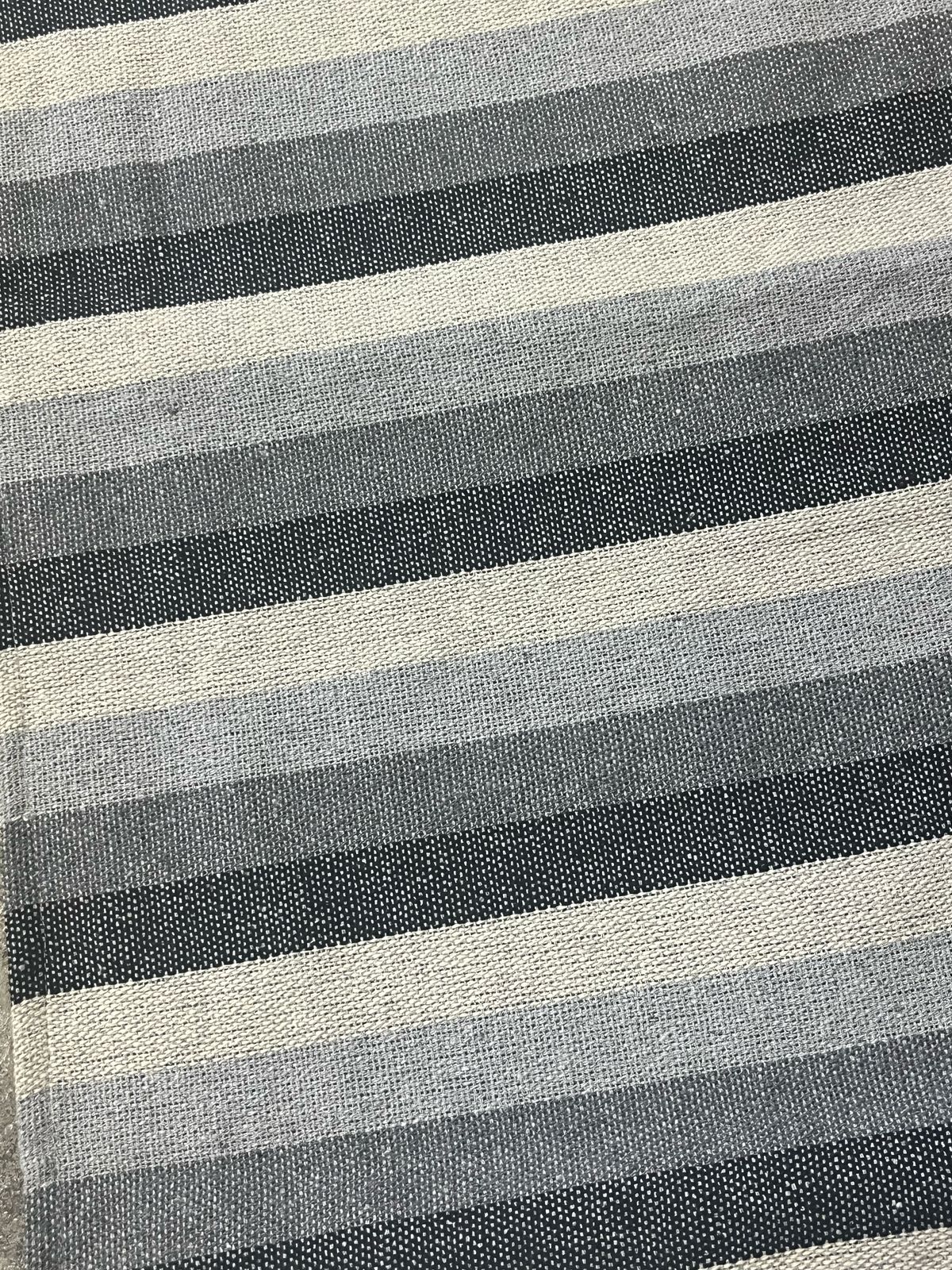 Caminho de Mesa Algodão Preto e Cinza sem Franja 1,5m