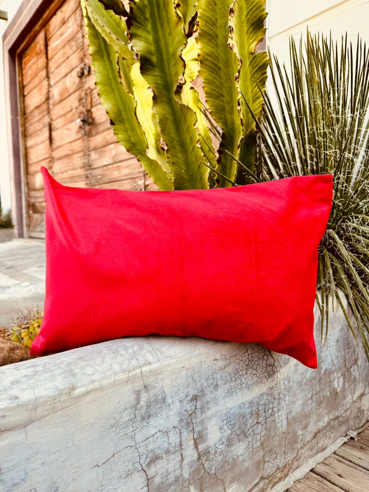 Capa de Almofada Baguete Retangular Suede Lisa Vermelha - 30x50