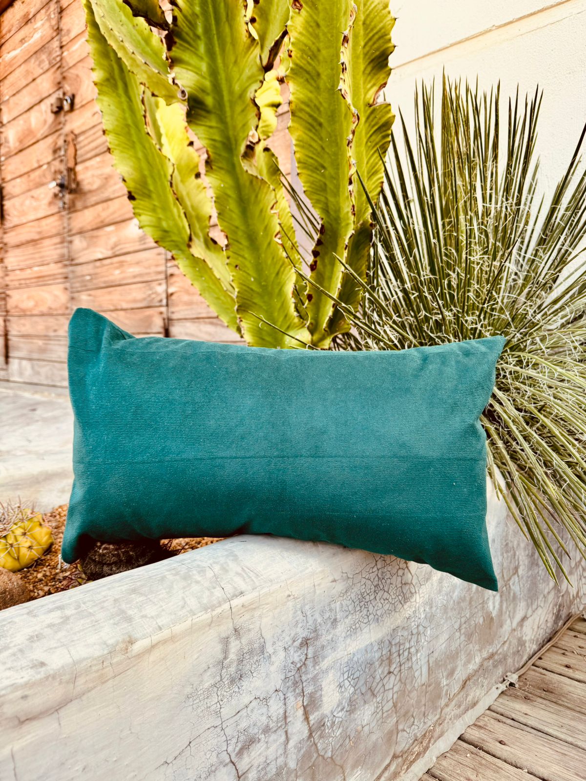Capa de Almofada Baguete Retangular Suede Lisa Verde - 30x50
