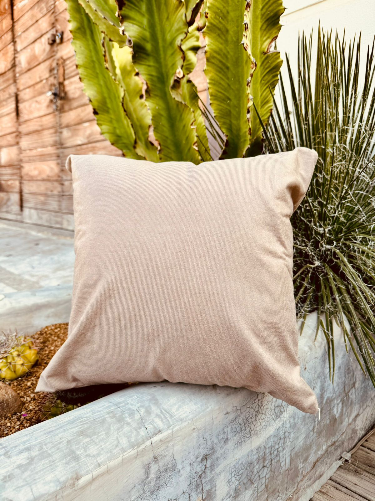 Capa de Almofada Suede Lisa Bege 45x45