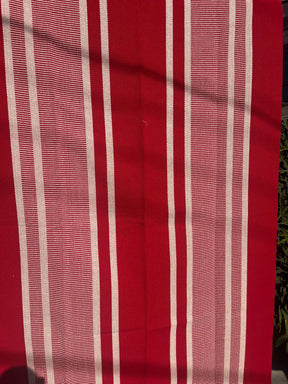 Tapete em Linha Listrado Vermelho 1,50x2,00m