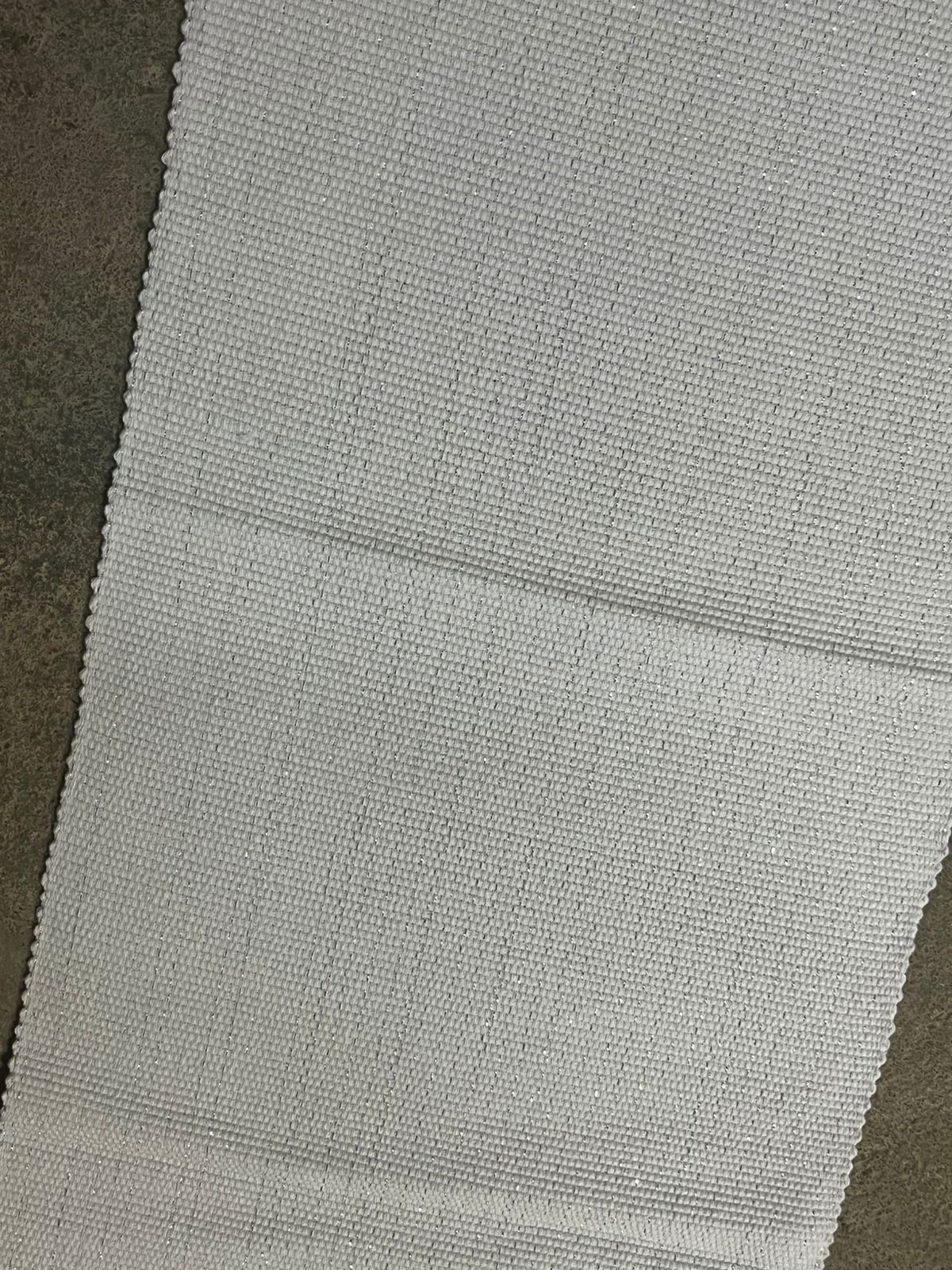 Caminho de Mesa Linha com Fio Lurex Branco 1,0m