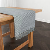 Caminho de Mesa Linha com Fio Lurex Cinza 1,5m