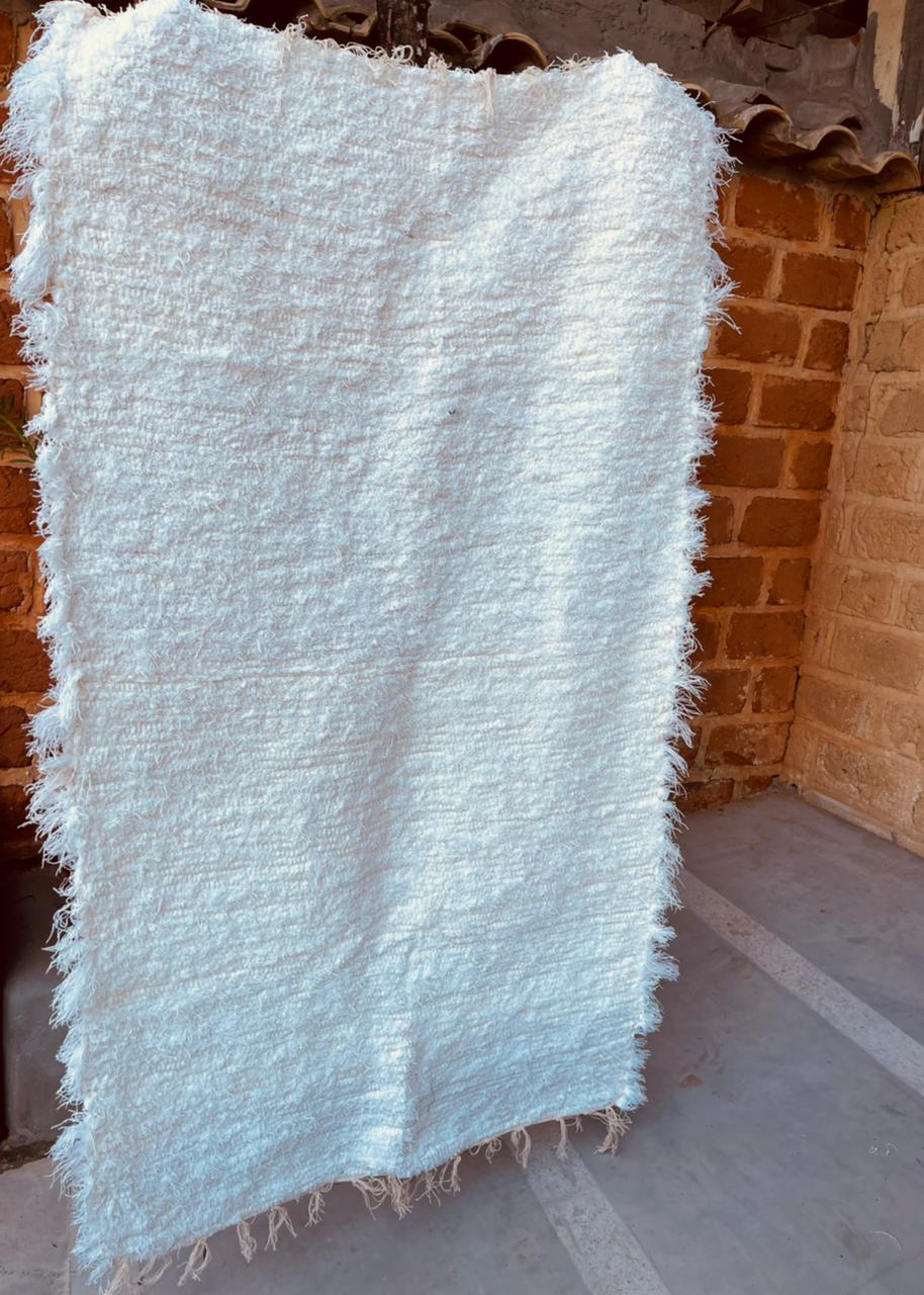 Tapete Médio Felpudo Branco 0,80x1,50m