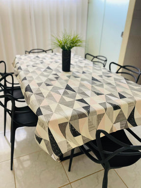 Toalha de Mesa Impermeável Triângulo Rose 1,45mx1,5m