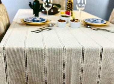 Toalha de Mesa Vazada Cru 1,5mx1,5m