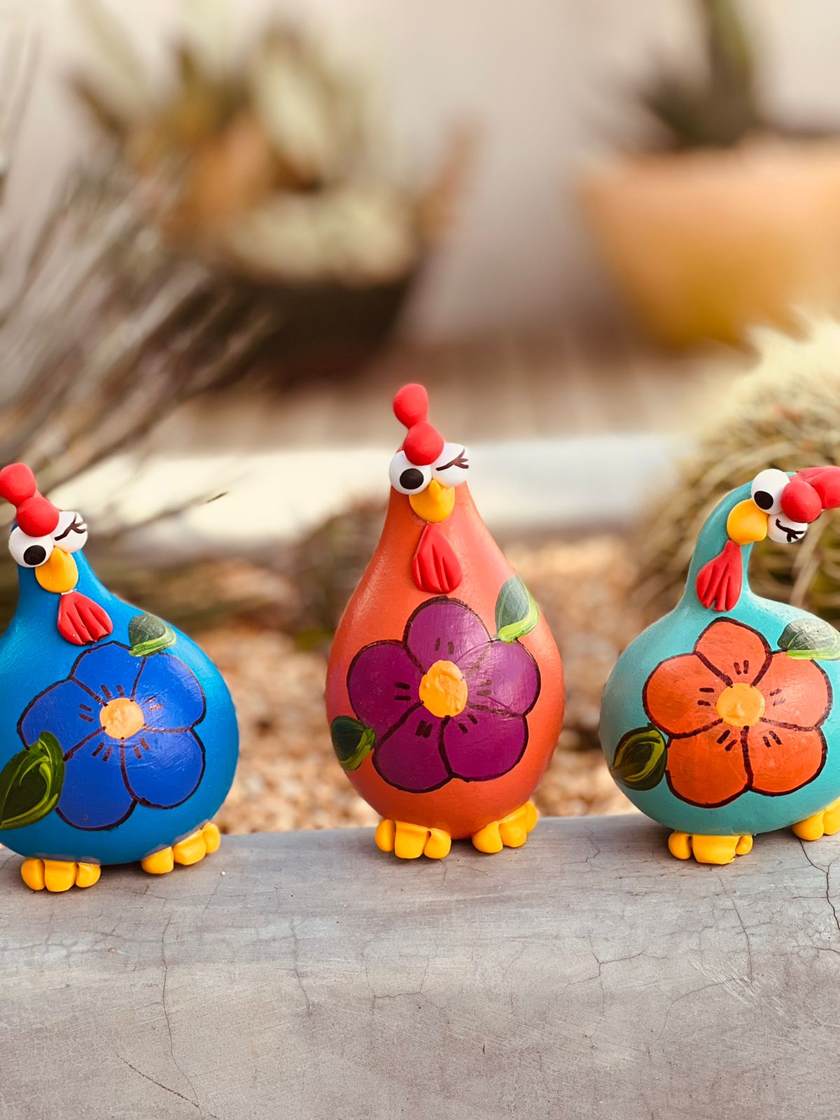 Trio Galinha em Cabaça Colorida